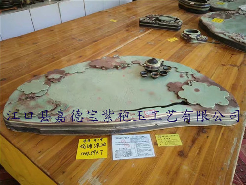 荷塘鱼池